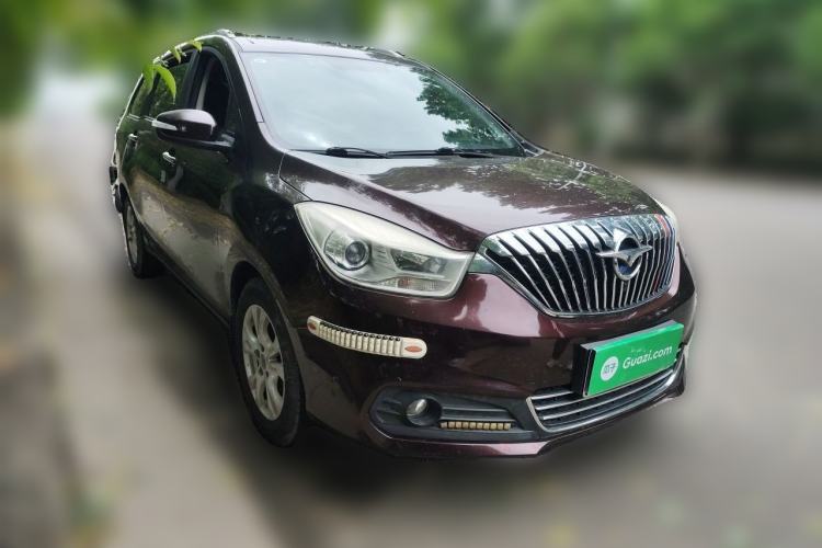 Used Haima V70 2016 2.0L Manual - Enjoyment Version 6 Seats Front Right 45 Deg