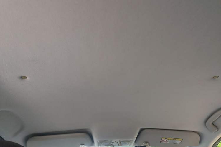 Used Haima V70 2016 2.0L Manual - Enjoyment Version 6 Seats Headliner
