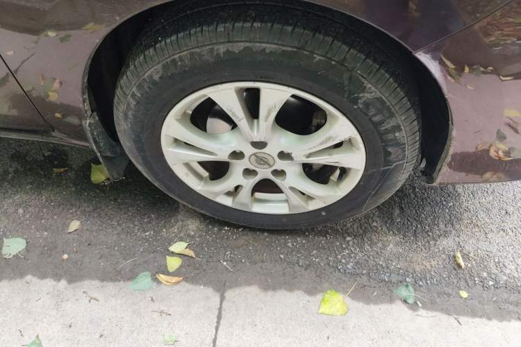 Used Haima V70 2016 2.0L Manual - Enjoyment Version 6 Seats Right Front Wheel Hub