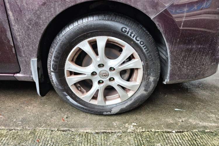 Used Haima V70 2016 1.5T Automatic Comfort & Enjoyment Version 7 Seats Right Front Wheel Hub