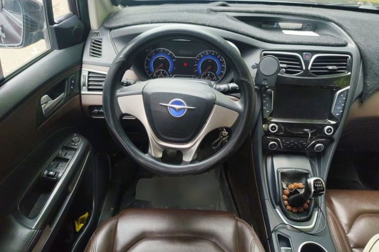 Used Haima V70 2016 2.0L Manual - Enjoyment Version 6 Seats Steering Wheel