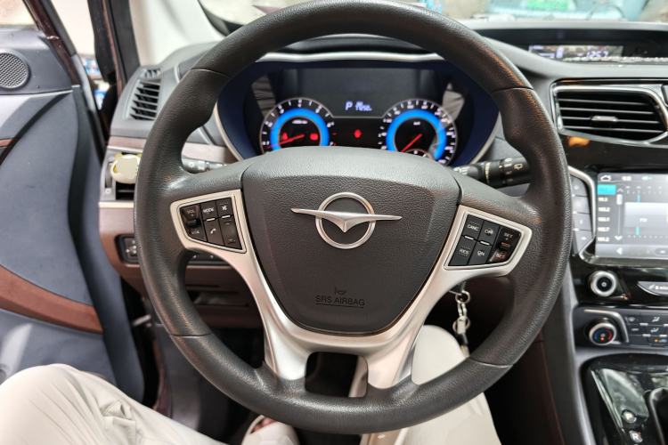 Used Haima V70 2016 1.5T Automatic Comfort & Enjoyment Version 7 Seats Steering Wheel