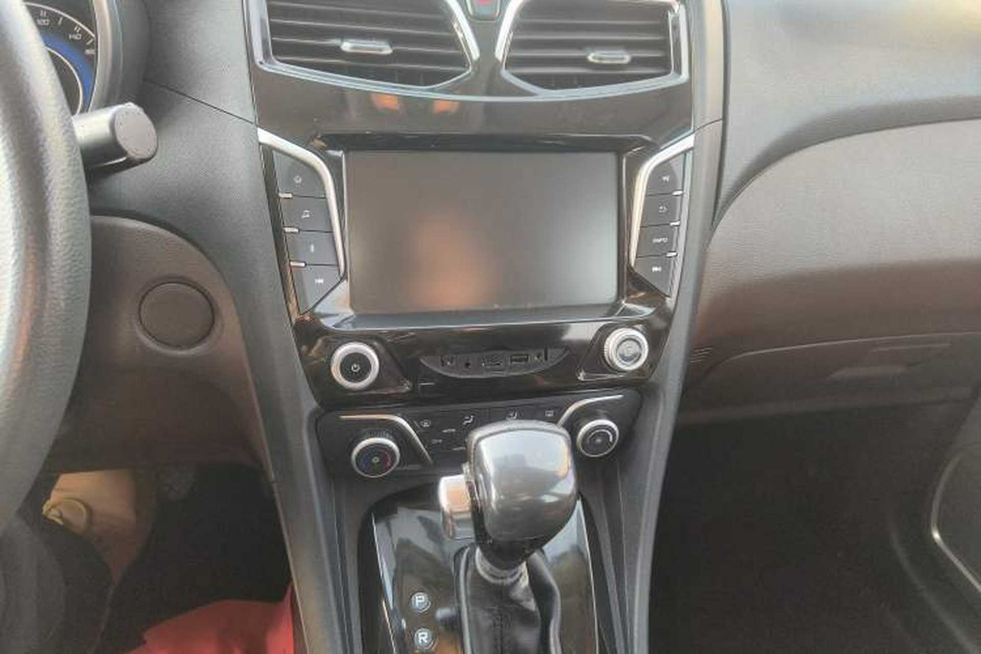 Used Haima V70 2016 1.5T Automatic Comfort & Enjoyment Version 7 Seats Audio And AC Panel