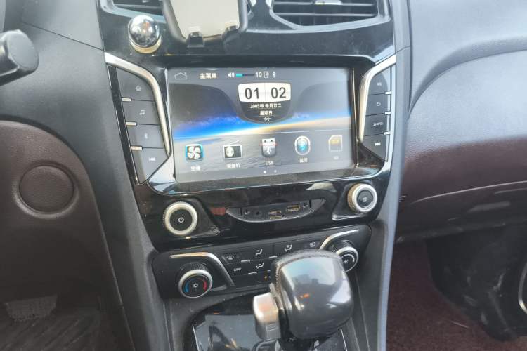 Used Haima V70 2016 1.5T Automatic Comfort & Enjoyment Version 7 Seats Audio And AC Panel