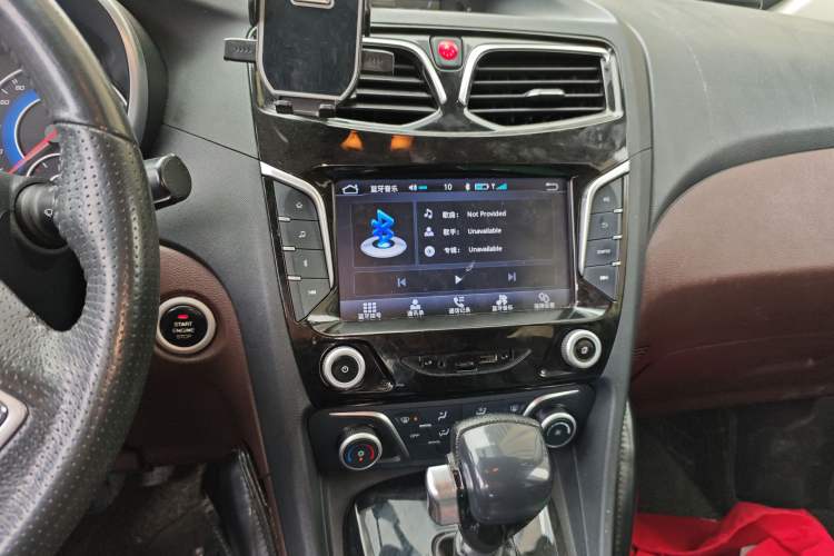 Used Haima V70 2016 1.5T Automatic - Comfort Plus Version 6 Seats Audio And AC Panel