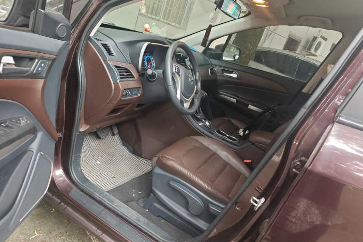 Used Haima V70 2016 1.5T Automatic Comfort & Enjoyment Version 7 Seats Driver Seat