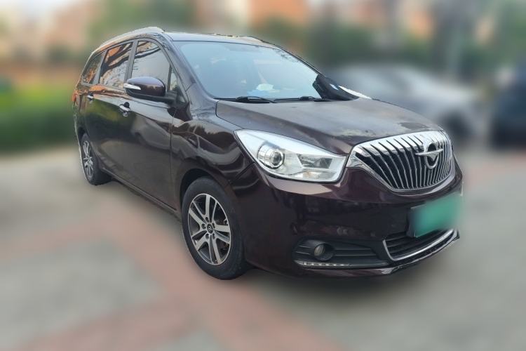 Used Haima V70 2016 1.5T Automatic - Comfort Plus Version 6 Seats Front Right 45 Deg