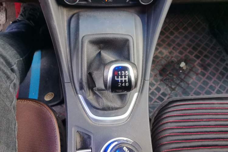 Used Haima V70 2016 2.0L Manual - Comfort Edition 6 Seats Gear Lever