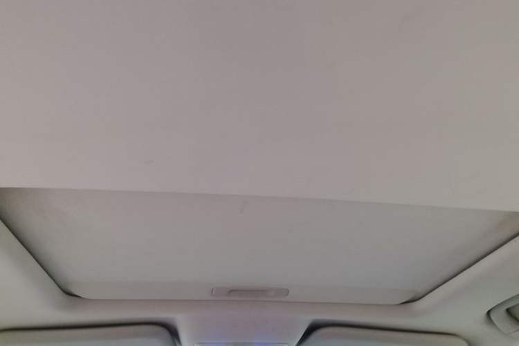 Used Haima V70 2016 2.0L Manual - Comfort Edition 6 Seats Headliner