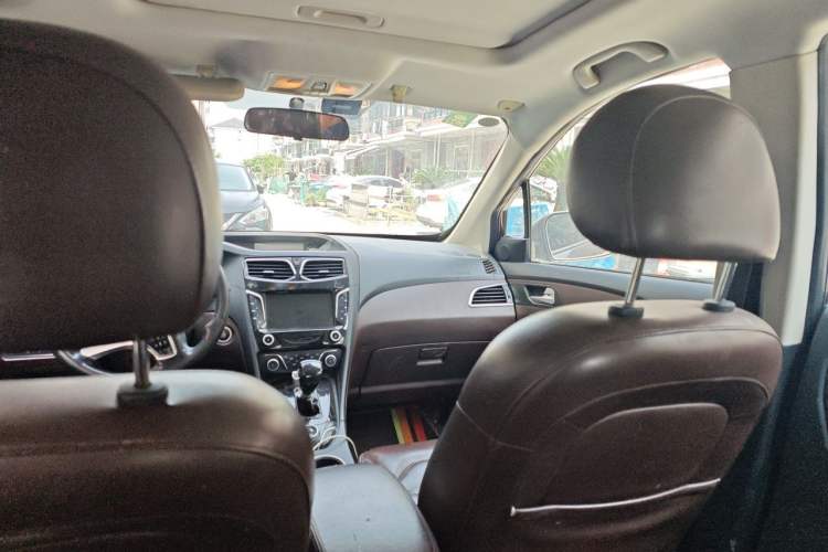 Used Haima V70 2016 1.5T Automatic - Comfort Plus Version 6 Seats Headliner
