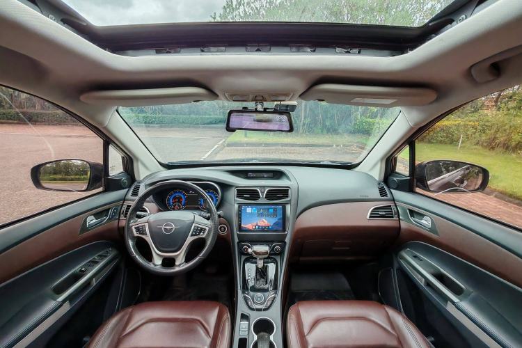 Used Haima V70 2016 1.5T Automatic - Comfort Plus Version 6 Seats Interior 1