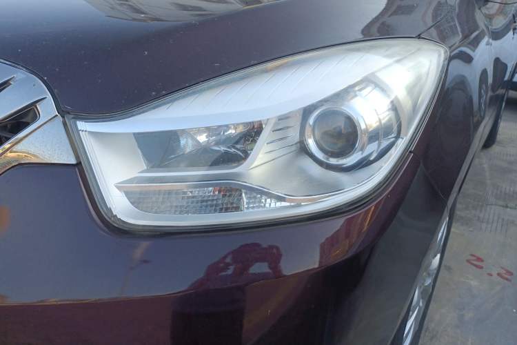 Used Haima V70 2016 1.5T Automatic Comfort & Enjoyment Version 7 Seats Left Front Headlight