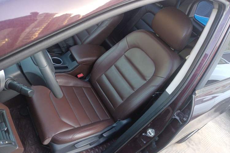 Used Haima V70 2016 1.5T Automatic Comfort & Enjoyment Version 7 Seats Left Front Seat