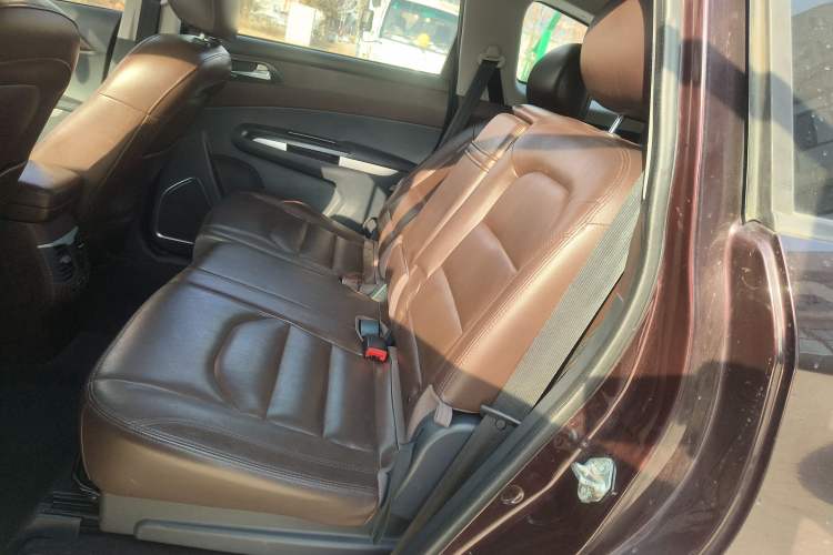 Used Haima V70 2016 1.5T Automatic Comfort & Enjoyment Version 7 Seats Left Rear Seat