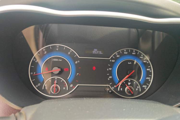 Used Haima V70 2016 2.0L Manual - Comfort Edition 6 Seats Odometer Close Up