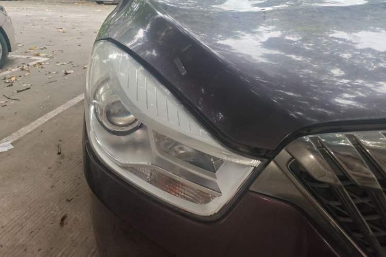 Used Haima V70 2016 1.5T Automatic Comfort & Enjoyment Version 7 Seats Right Front Headlight