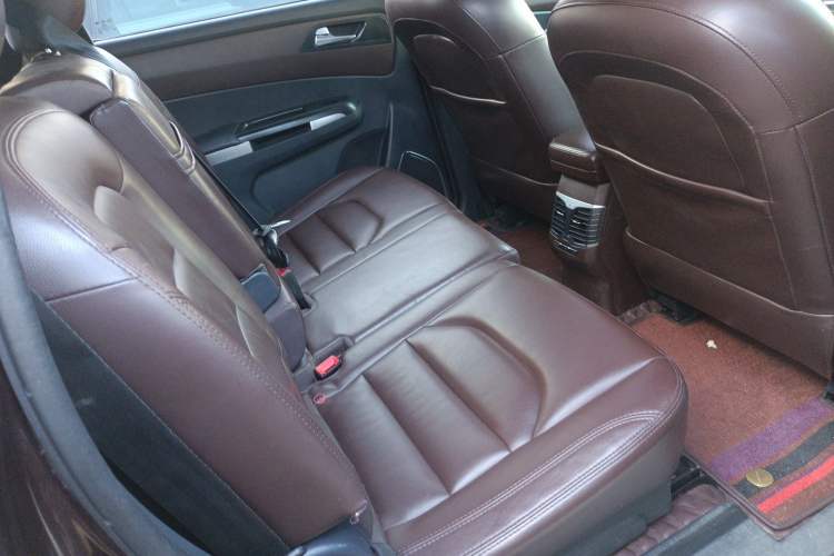 Used Haima V70 2016 1.5T Automatic Comfort & Enjoyment Version 7 Seats Right Rear Seat