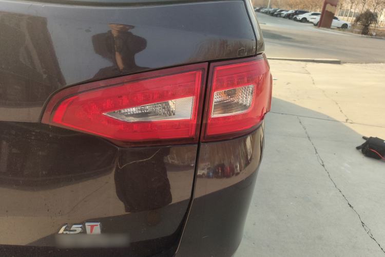Used Haima V70 2016 1.5T Automatic Comfort & Enjoyment Version 7 Seats Right Rear Taillight