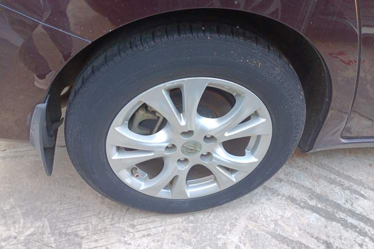 Used Haima V70 2016 1.5T Automatic Comfort & Enjoyment Version 7 Seats Right Rear Wheel Hub