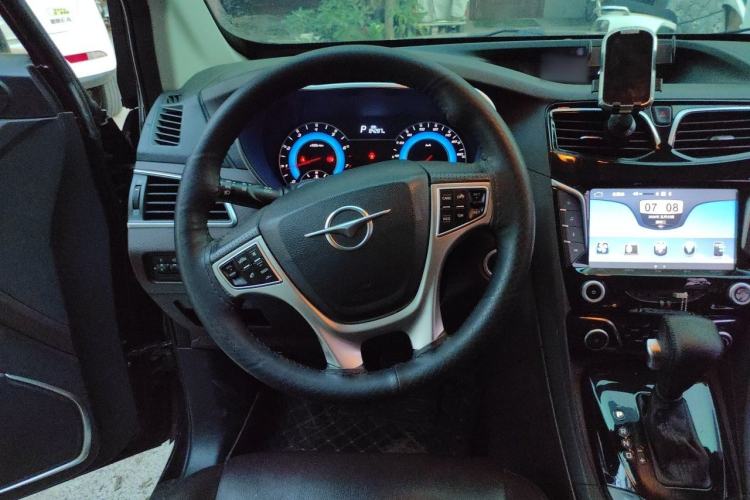 Used Haima V70 2016 1.5T Automatic Comfort Plus 7-Seater Steering Wheel
