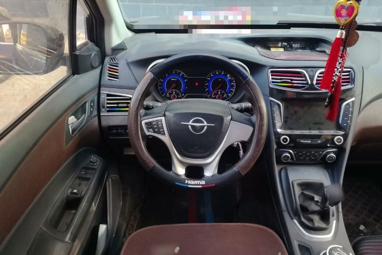 Used Haima V70 2016 2.0L Manual - Comfort Edition 6 Seats Steering Wheel