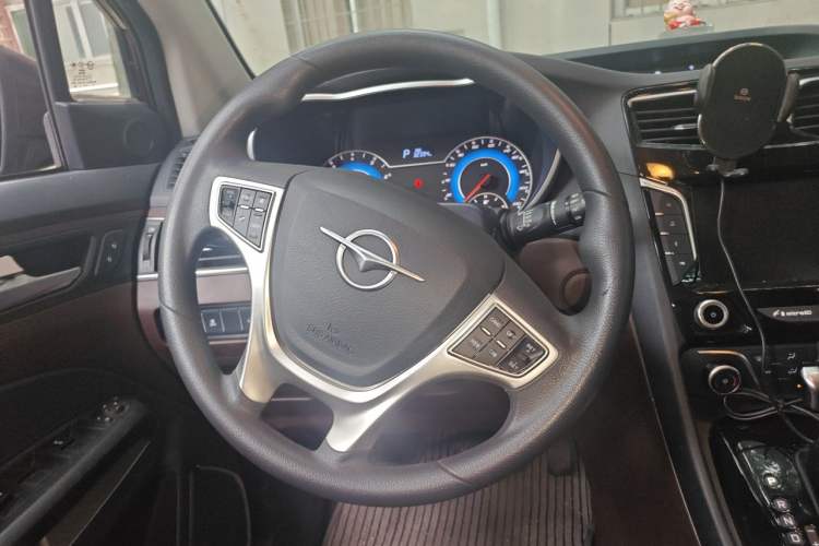 Used Haima V70 2016 1.5T Automatic Comfort & Enjoyment Version 7 Seats Steering Wheel