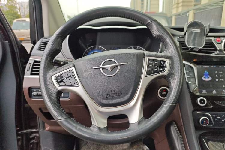 Used Haima V70 2016 1.5T Automatic - Comfort Plus Version 6 Seats Steering Wheel