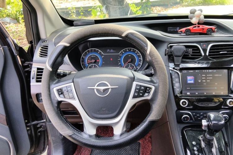Used Haima V70 2016 1.5T Automatic - Comfort Plus Version 6 Seats Steering Wheel
