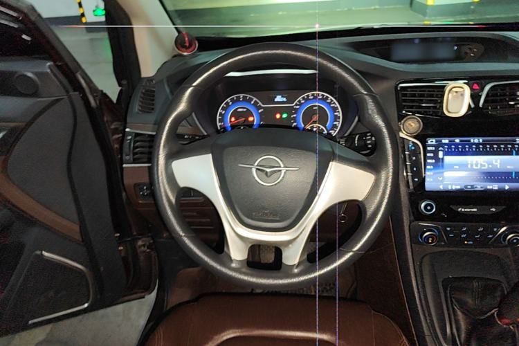 Used Haima V70 2016 2.0L Manual - Enjoyment Version 6 Seats Steering Wheel