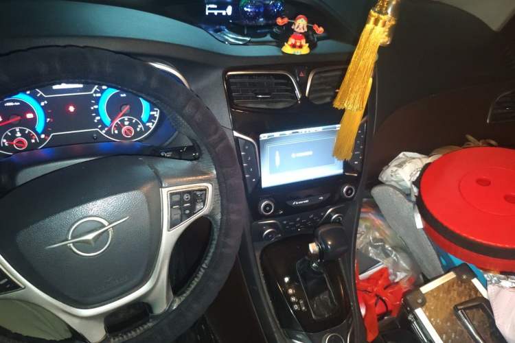 Used Haima V70 2016 1.5T Automatic Comfort 7-Seater Audio And AC Panel