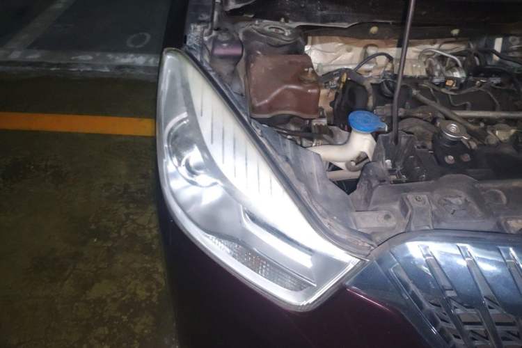 Used Haima V70 2016 1.5T Automatic Comfort 7-Seater Engine Bay Right
