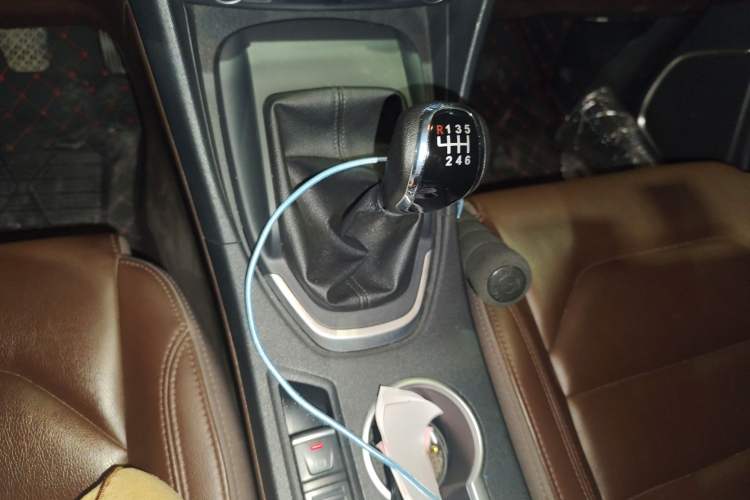 Used Haima V70 2016 2.0L Manual - Enjoyment Version 6 Seats Gear Lever