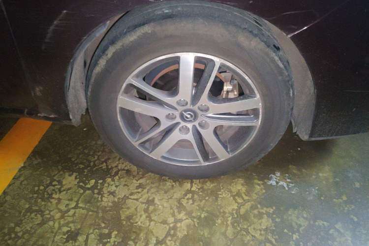 Used Haima V70 2016 1.5T Automatic Comfort 7-Seater Right Front Wheel Hub