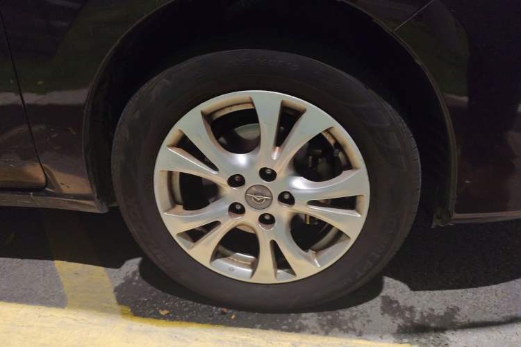 Used Haima V70 2016 2.0L Manual - Enjoyment Version 6 Seats Right Front Wheel Hub
