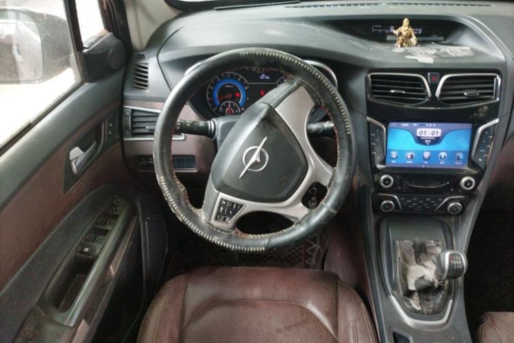 Used Haima V70 2016 2.0L Manual - Comfort Edition 6 Seats Steering Wheel