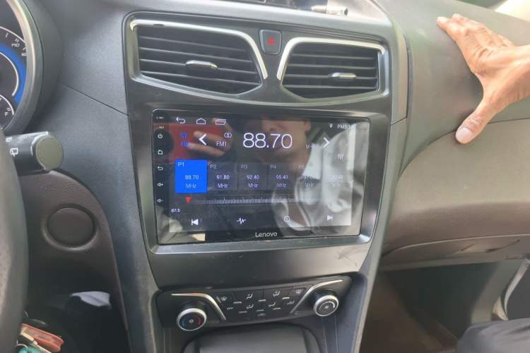 Used Haima V70 2016 2.0L Manual - Enjoyment Version 6 Seats Audio And AC Panel