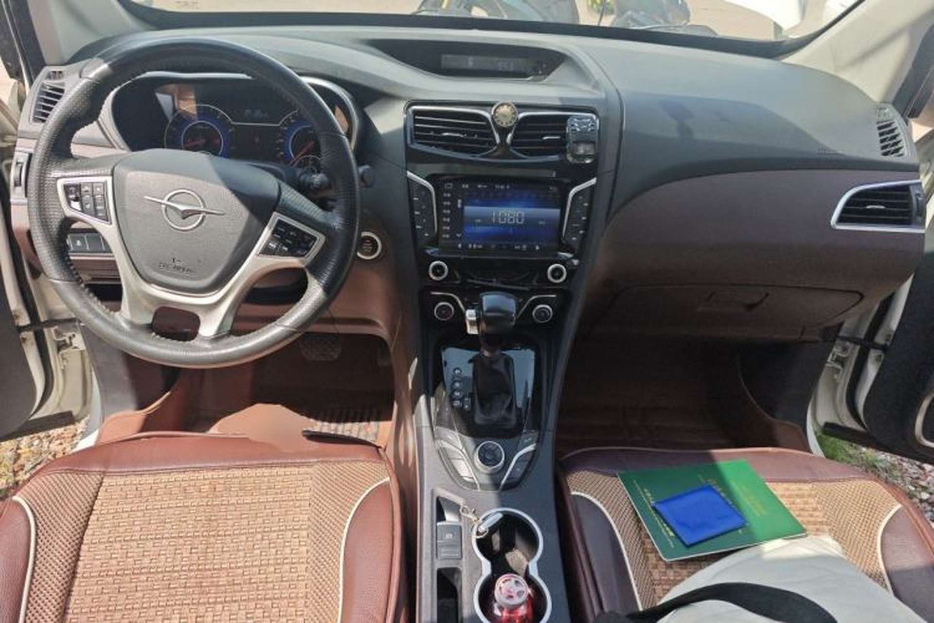 Used Haima V70 2016 1.5T Automatic - Comfort Plus Version 6 Seats Center Console