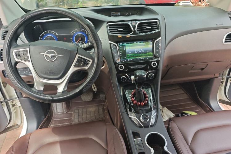 Used Haima V70 2016 1.5T Automatic "Comfort & Enjoyment" 6-Seater Center Console