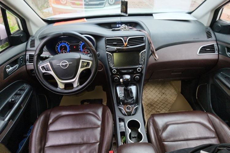 Used Haima V70 2016 1.5T Automatic "Comfort & Enjoyment" 6-Seater Center Console