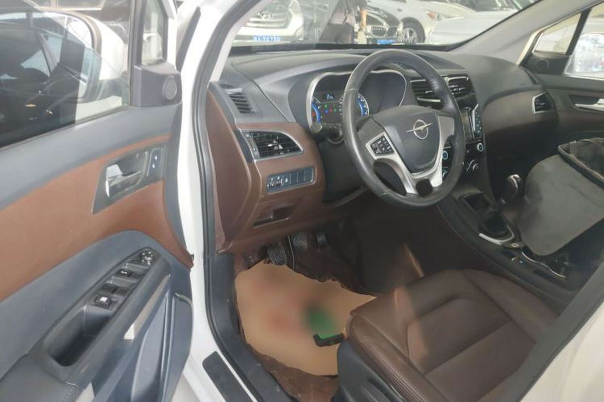 Used Haima V70 2016 2.0L Manual - Comfort Edition 6 Seats Driver Seat
