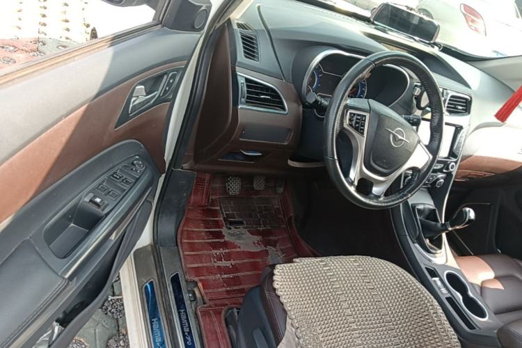 Used Haima V70 2016 2.0L Manual - Comfort Edition 6 Seats Driver Seat