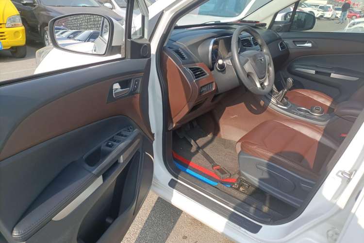 Used Haima V70 2016 2.0L Manual - Enjoyment Version 6 Seats Driver Seat