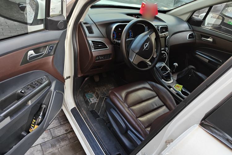 Used Haima V70 2016 2.0L Manual - Enjoyment Version 6 Seats Driver Seat