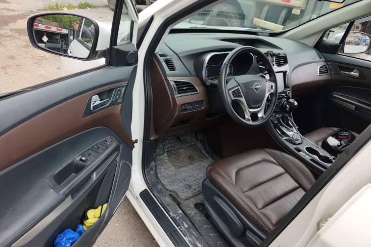 Used Haima V70 2016 1.5T Automatic - Comfort Plus Version 6 Seats Driver Seat