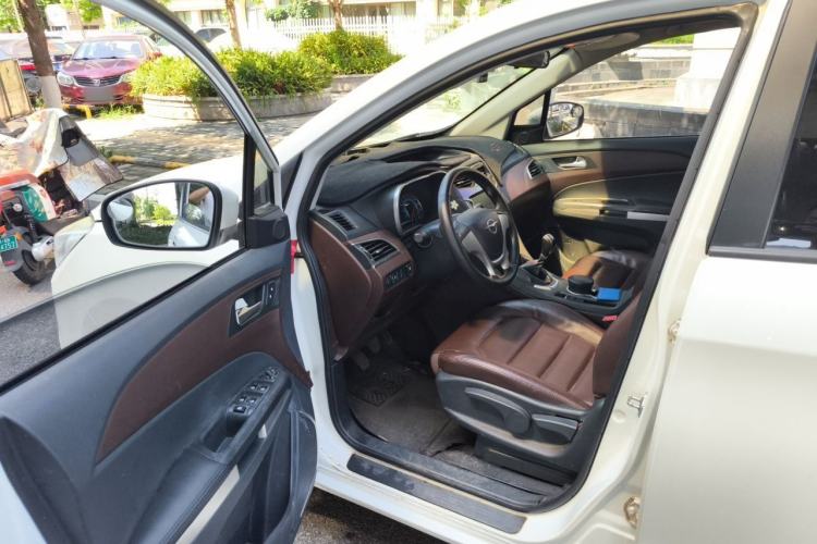 Used Haima V70 2016 2.0L Manual - Enjoyment Version 6 Seats Driver Seat
