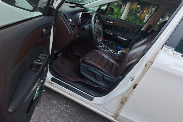 Used Haima V70 2016 1.5T Automatic - Comfort Plus Version 6 Seats Driver Seat
