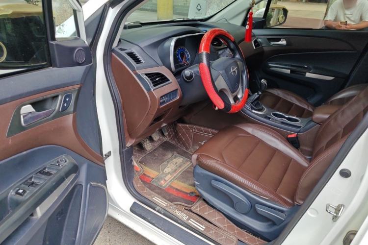 Used Haima V70 2016 2.0L Manual - Enjoyment Version 7 Seats Driver Seat