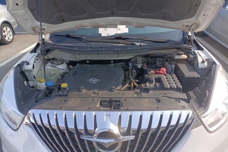 Used Haima V70 2016 2.0L Manual - Enjoyment Version 6 Seats Engine Bay