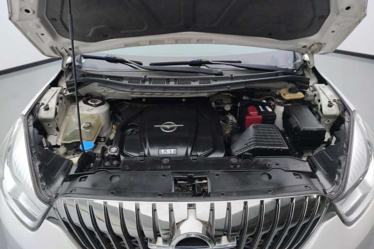 Used Haima V70 2016 1.5T Automatic - Comfort Plus Version 6 Seats Engine Bay