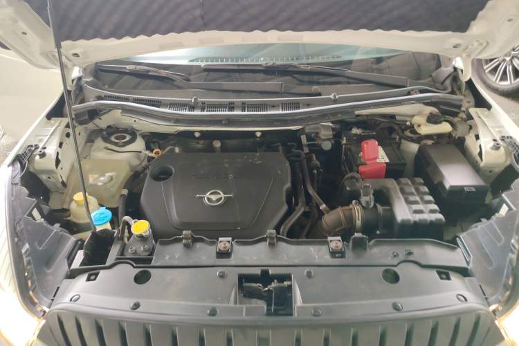 Used Haima V70 2016 2.0L Manual - Comfort Edition 5 Seats Engine Bay